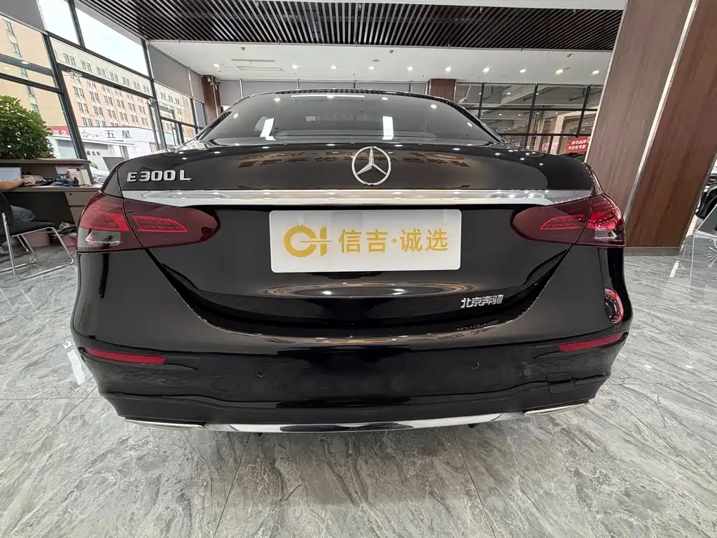 Mercedes-Benz E-Class — миниатюра 4