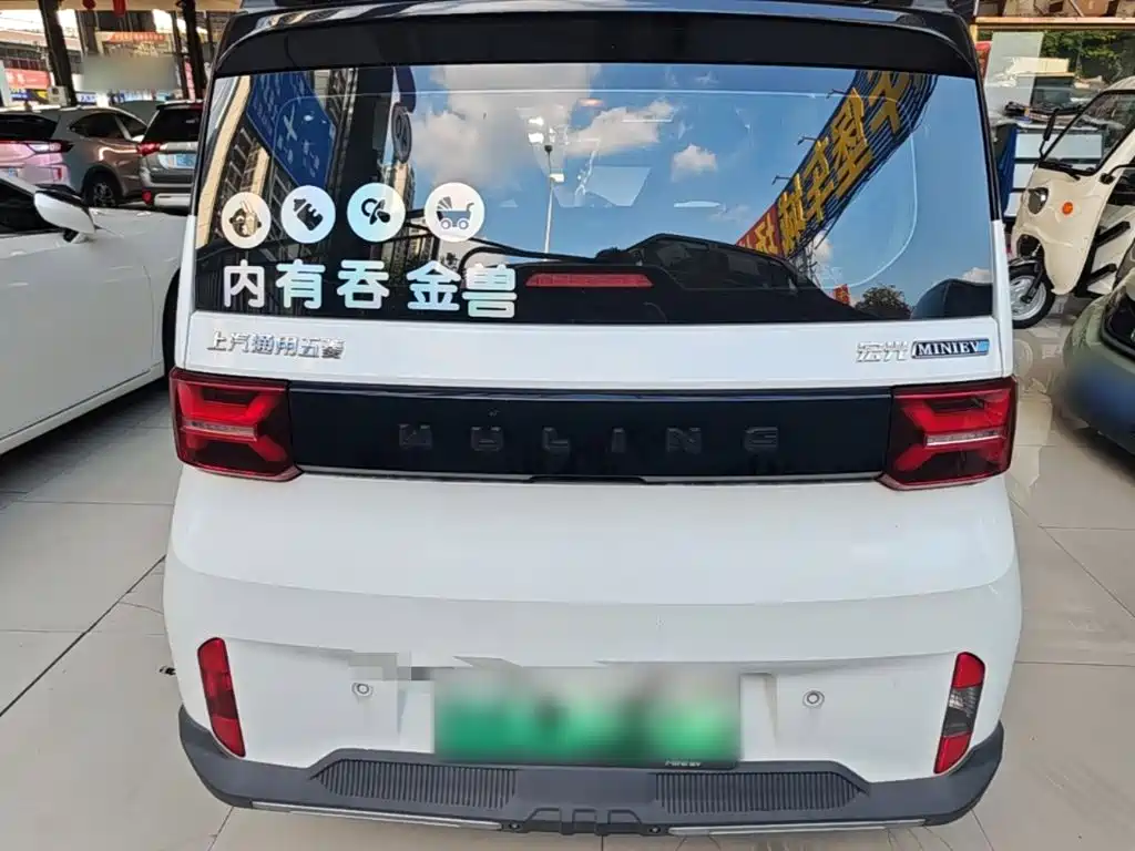 Wuling MINIEV — миниатюра 6