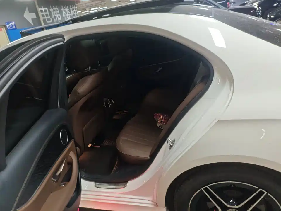 Mercedes-Benz E-Class (Import) — миниатюра 6