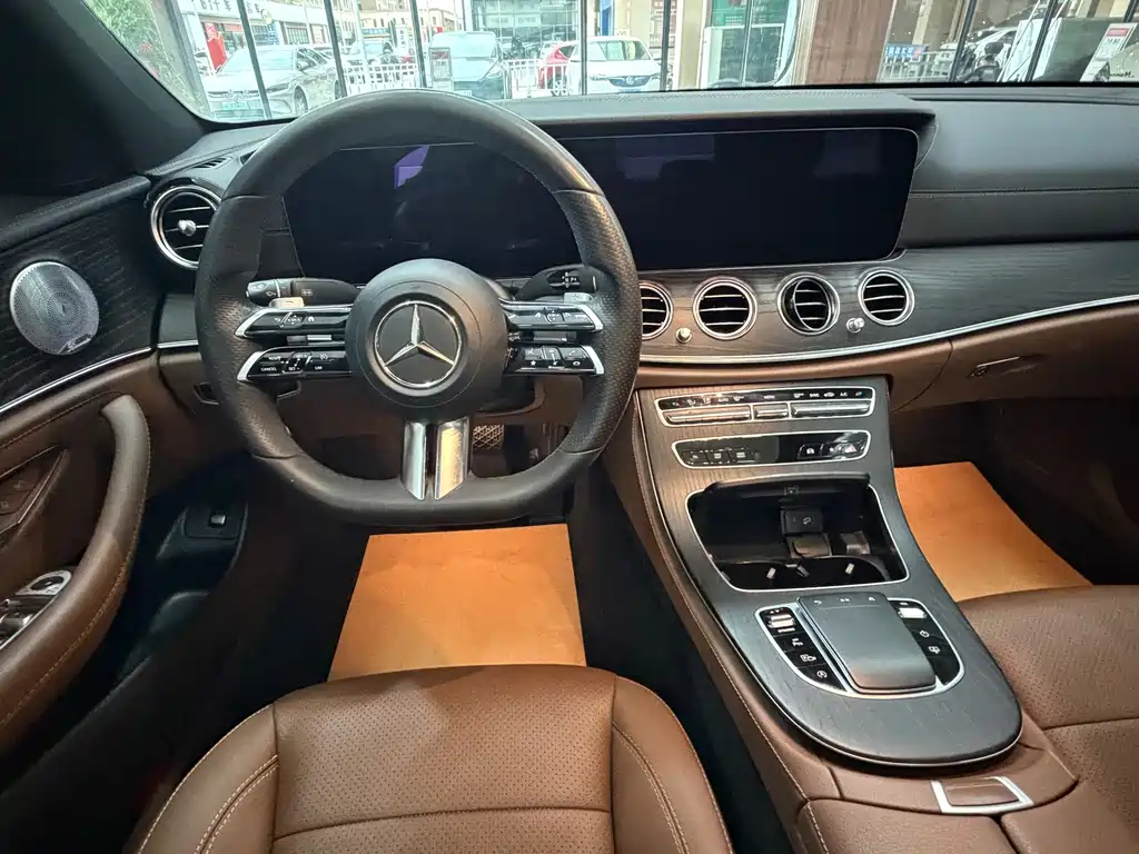 Mercedes-Benz E-Class — миниатюра 15
