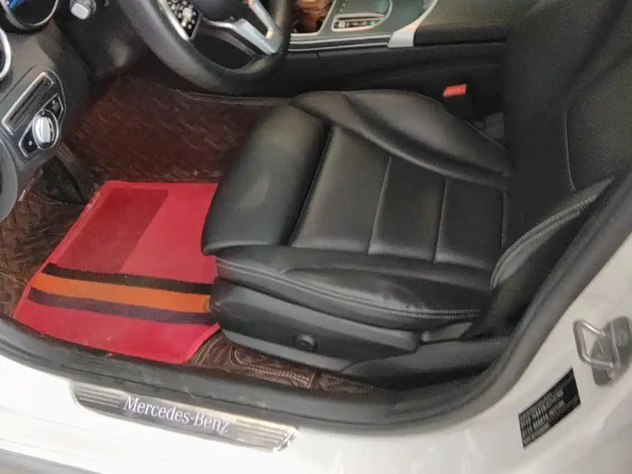 Mercedes-Benz C-Class — миниатюра 9
