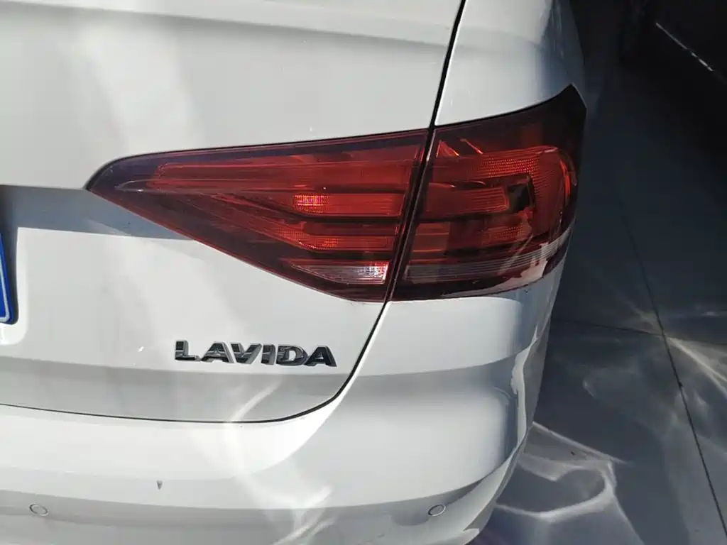 Volkswagen Lavida — миниатюра 8