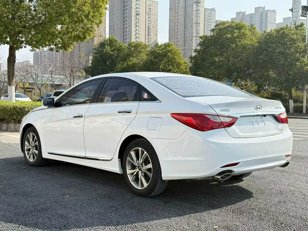 Hyundai Sonata — миниатюра 9