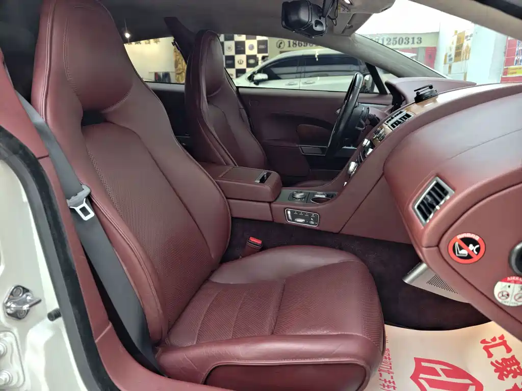 Aston Martin Rapide — миниатюра 47