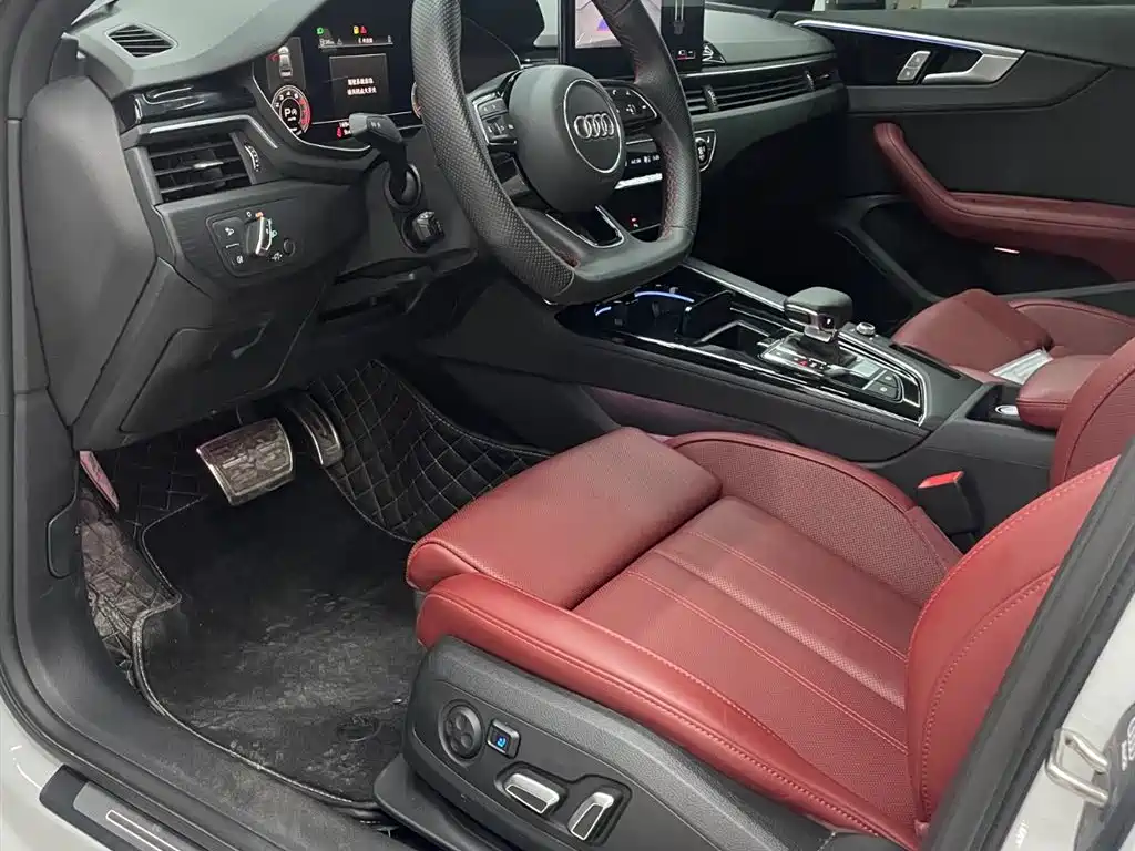 Audi A4L 2025 200 Enjoy 40 TFSI Luxury