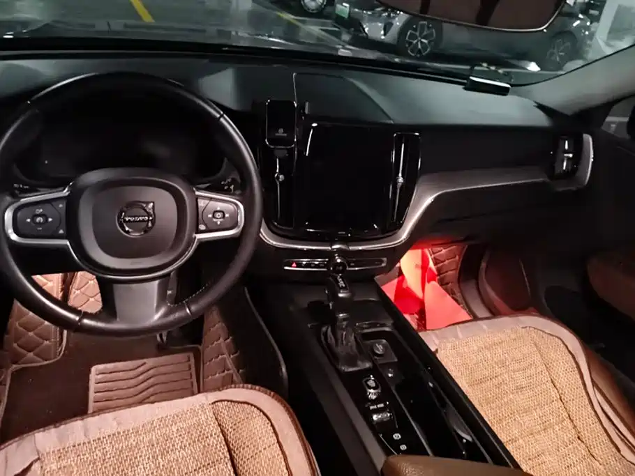 Volvo XC60 — миниатюра 12