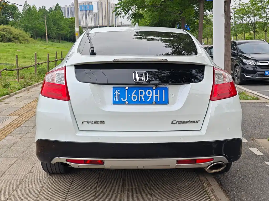 Honda Crosstour 2.4L Luxury Navigation Edition, фото 8