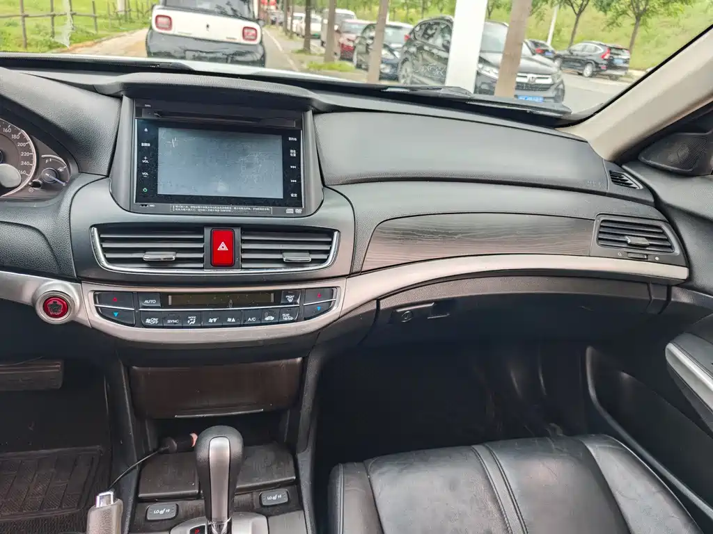 Honda Crosstour 2.4L Luxury Navigation Edition, фото 13
