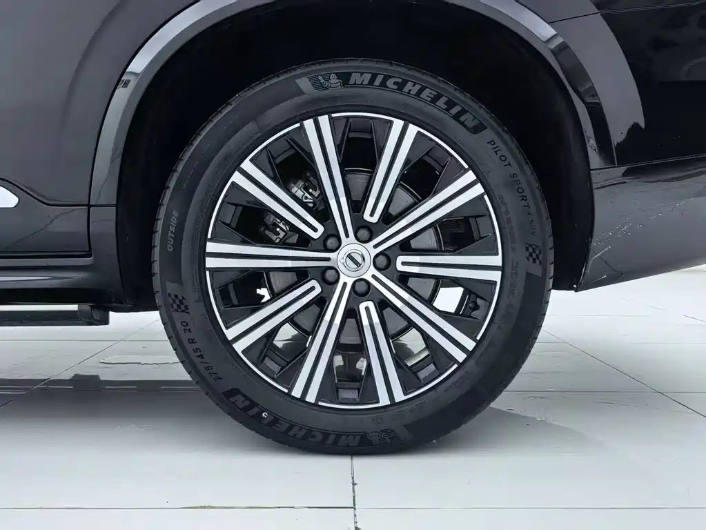Volvo XC90 — миниатюра 26