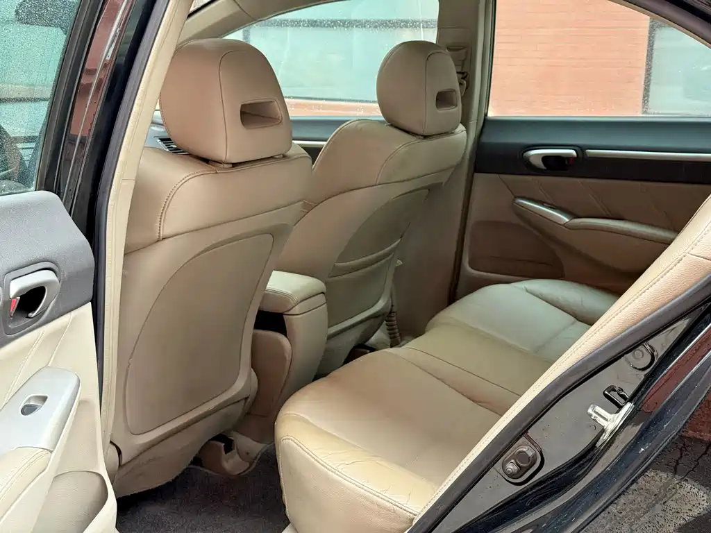 Honda Civic — миниатюра 9