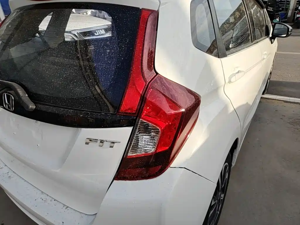 Honda Fit — миниатюра 8