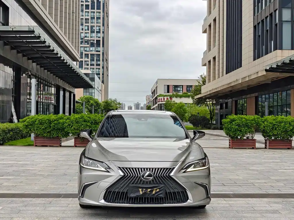 Lexus ES — миниатюра 2