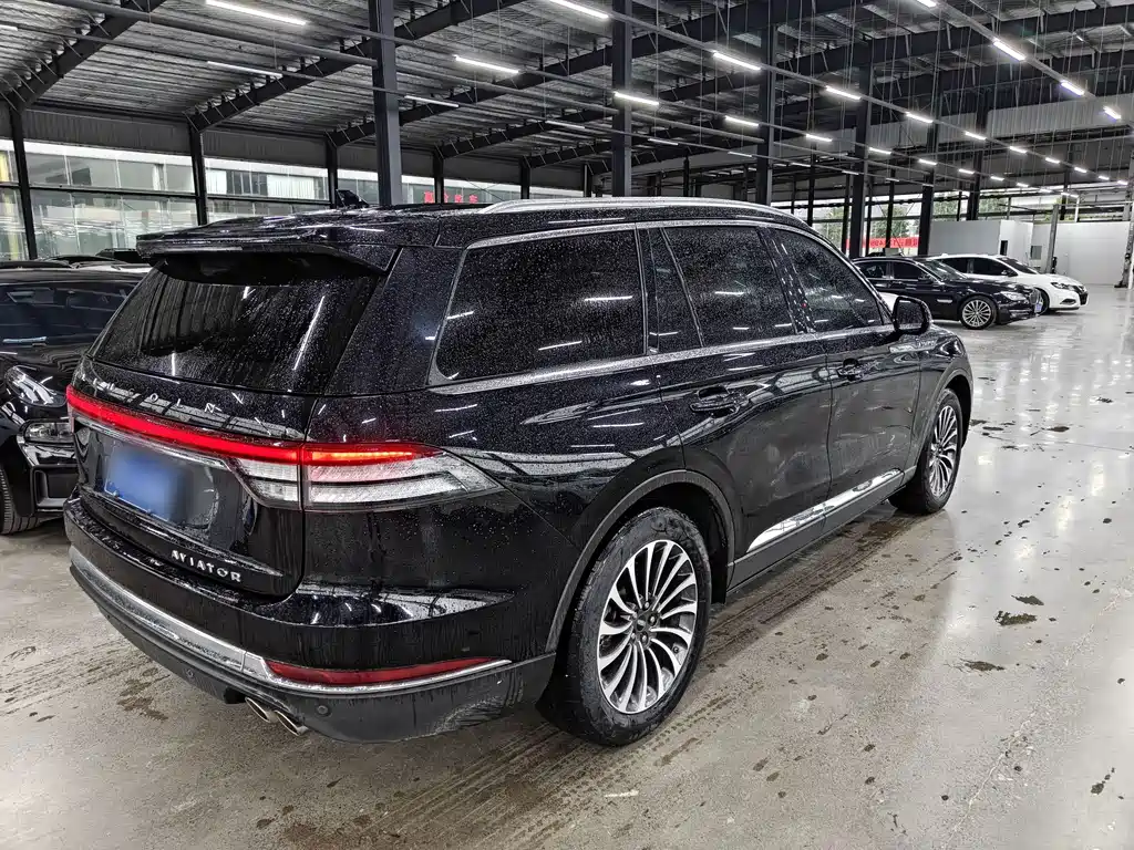 Lincoln Aviator — миниатюра 6