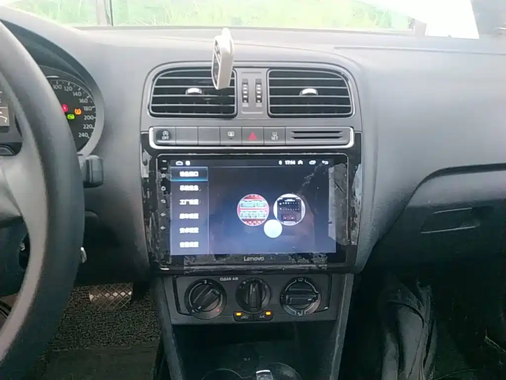 Volkswagen Polo — миниатюра 13