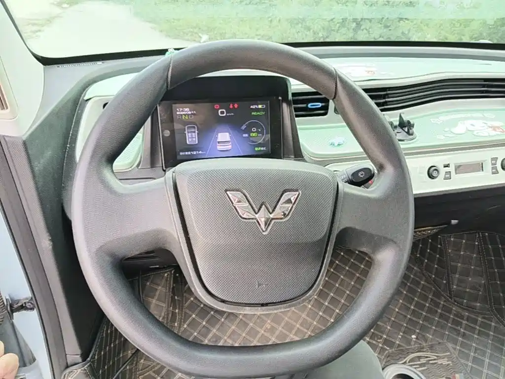 Wuling MINIEV — миниатюра 11
