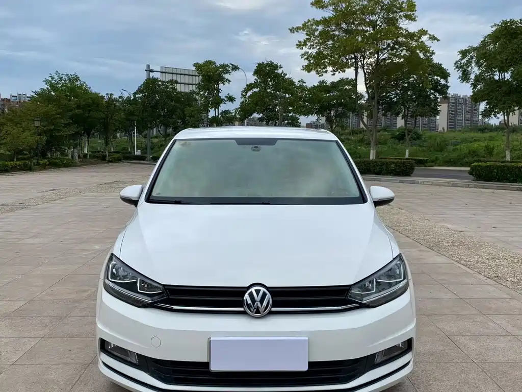 Volkswagen Touran — миниатюра 2