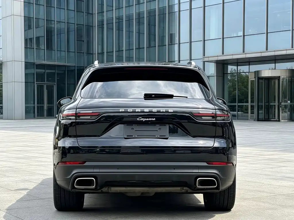 Porsche Cayenne — миниатюра 8
