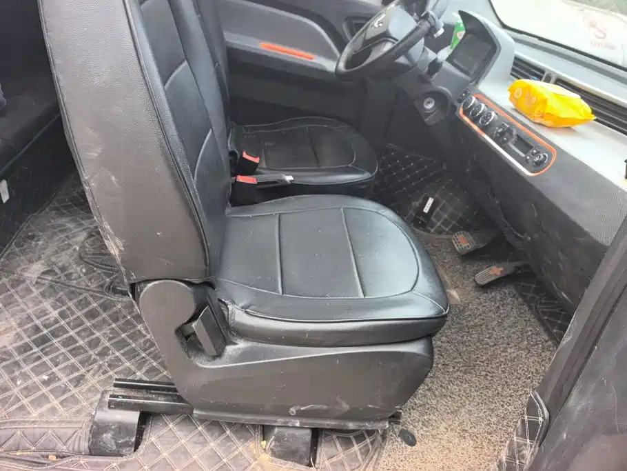 Wuling MINIEV — миниатюра 8