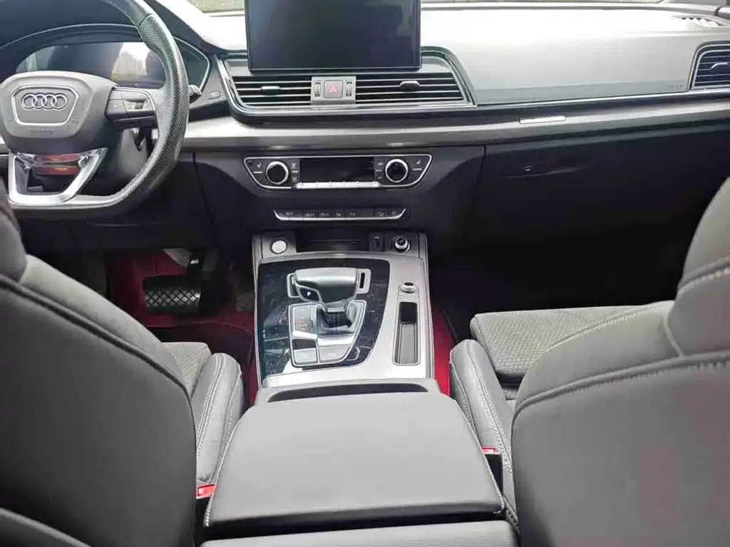Audi Q5L Sportback — миниатюра 4
