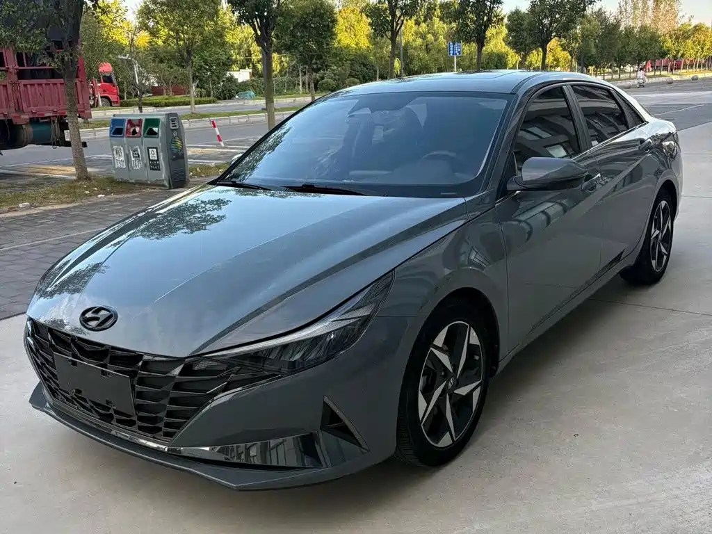 Hyundai Elantra