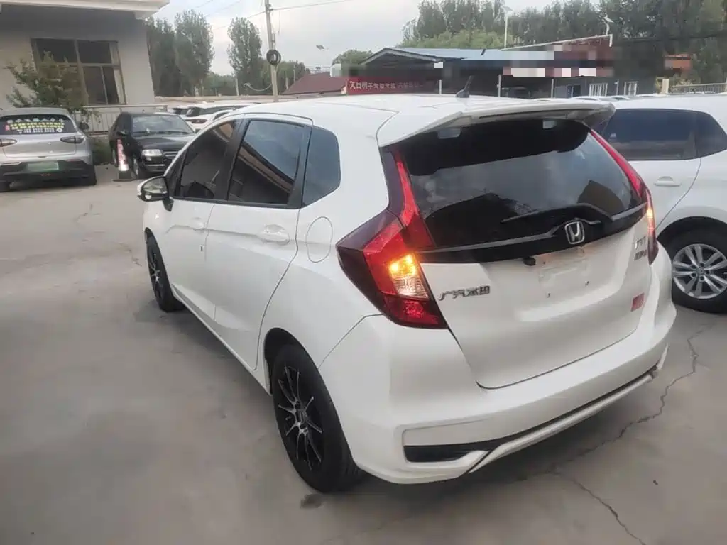 Honda Fit — миниатюра 5