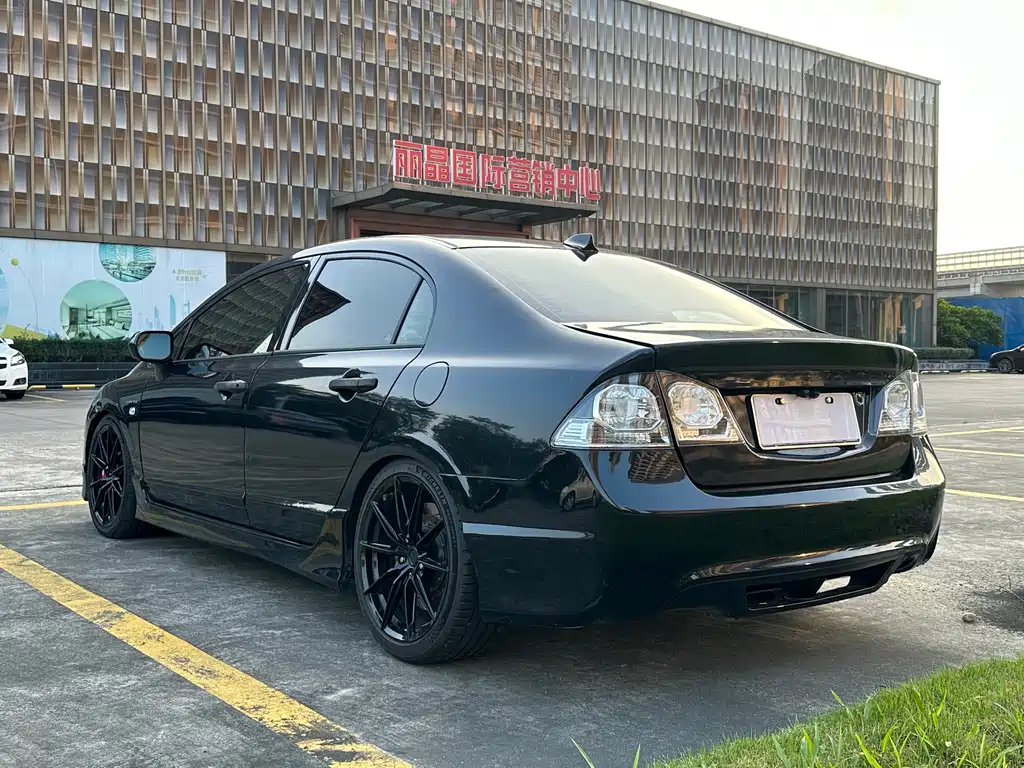 Honda Civic — миниатюра 9