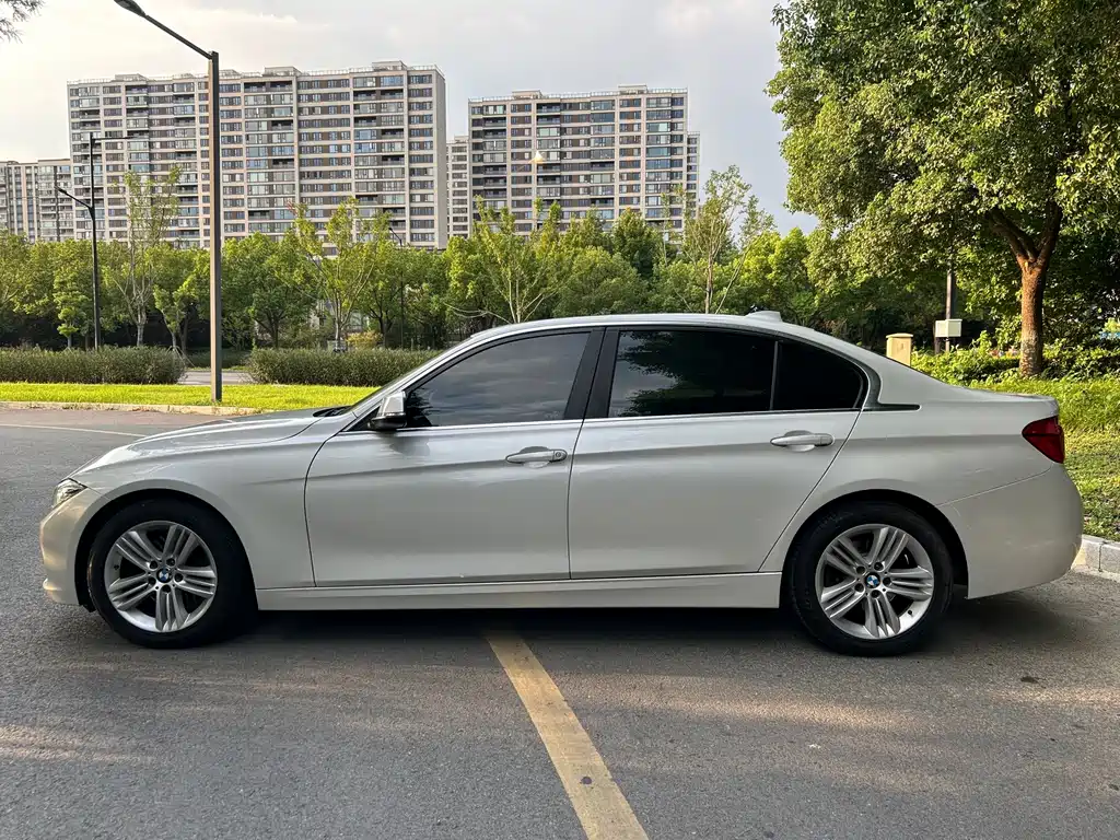 BMW 3 Series — миниатюра 3