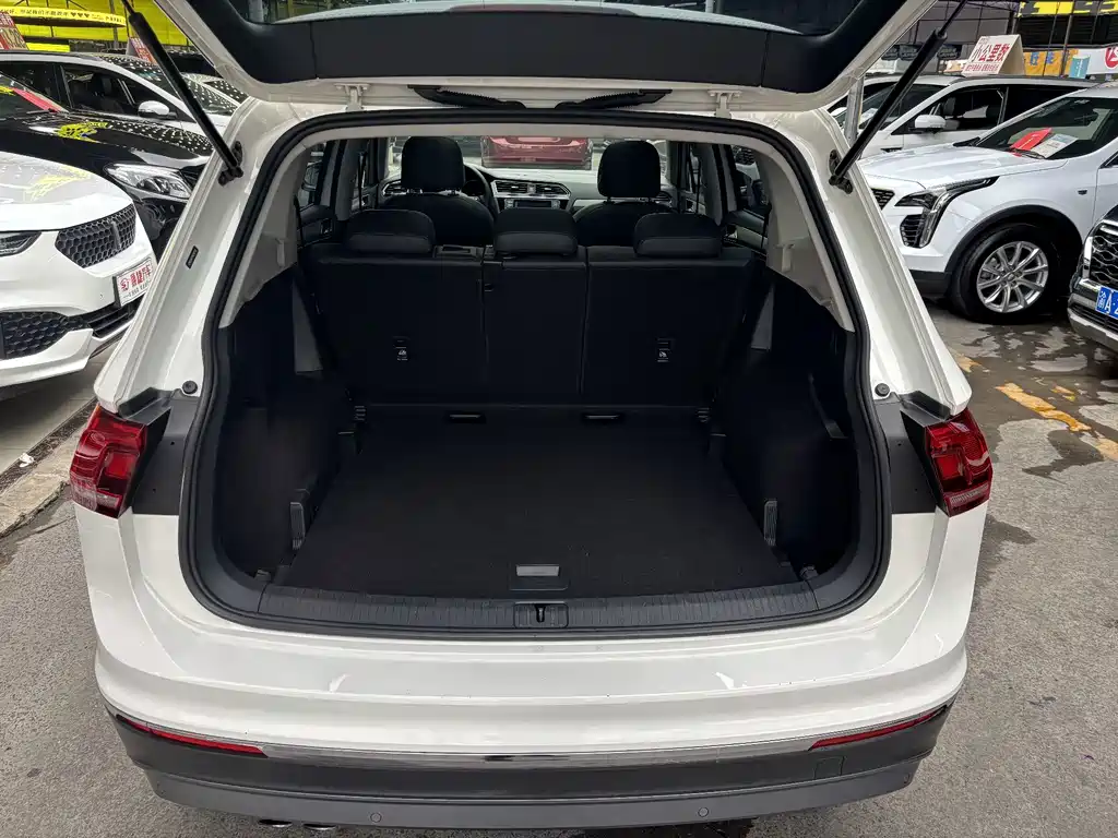Volkswagen Tiguan L — миниатюра 20