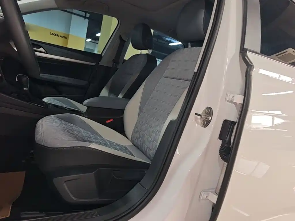 Volkswagen Lavida — миниатюра 15