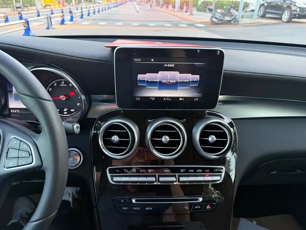 Mercedes-Benz GLC — миниатюра 15