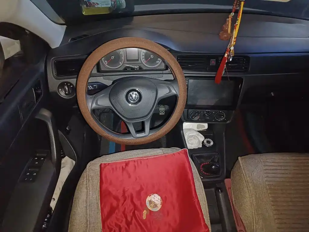 Volkswagen Santana — миниатюра 6