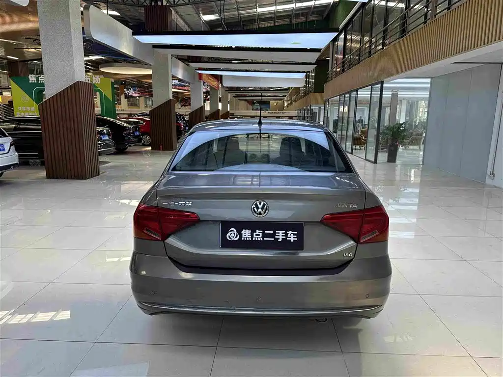 Volkswagen Jetta — миниатюра 8