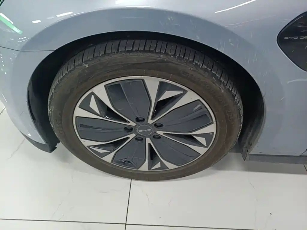 BYD Seal — миниатюра 23