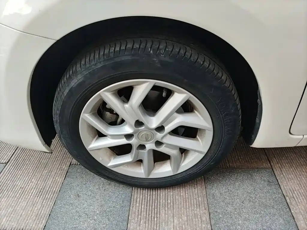 Nissan Tiida — миниатюра 23