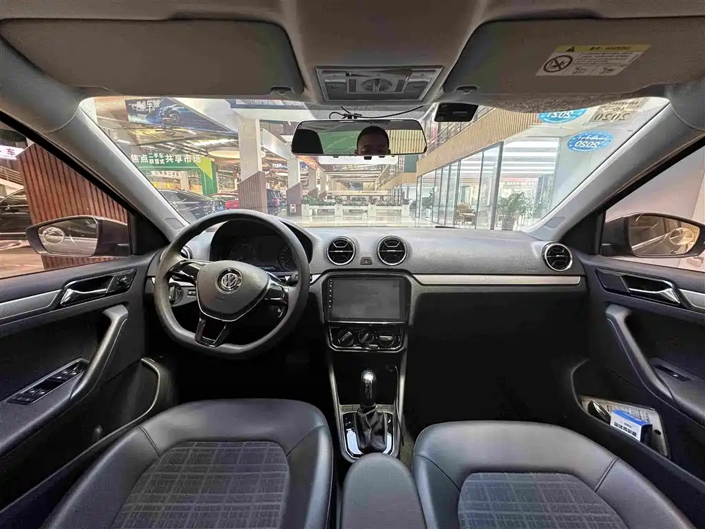Volkswagen Jetta — миниатюра 5