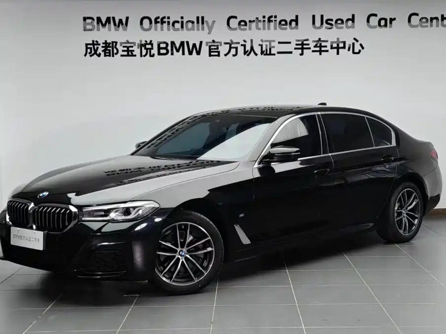 BMW 5 Series 2022 — фото 1