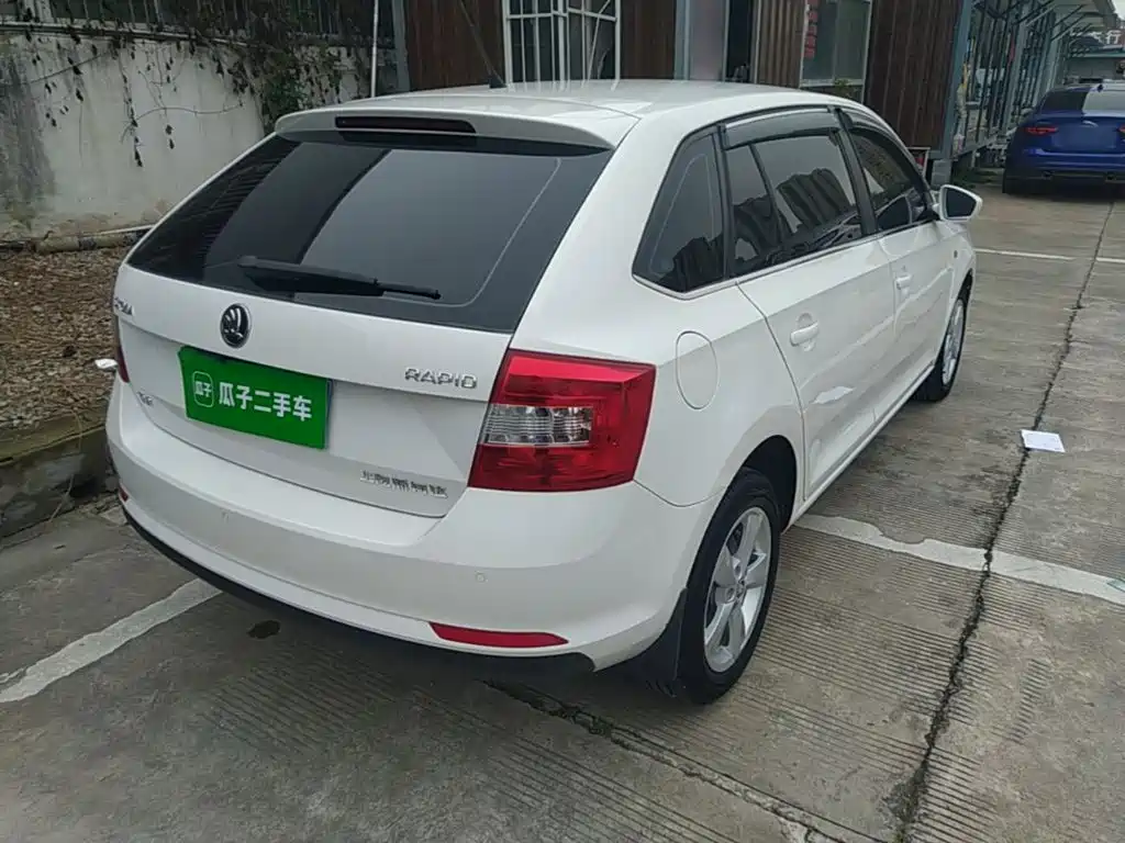 Skoda Rapid Spaceback — миниатюра 7