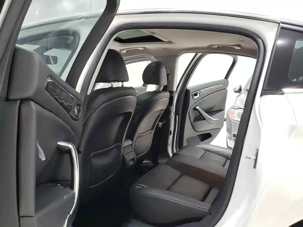 Citroen C5 2011 2.3L AT
