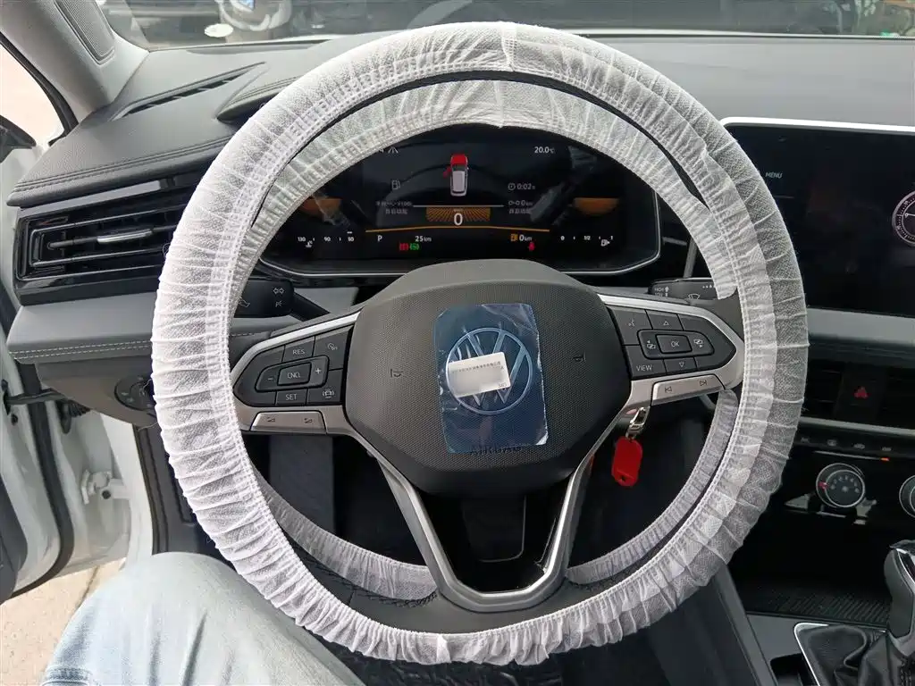 Volkswagen Sagitar 2025 200TSI DSG