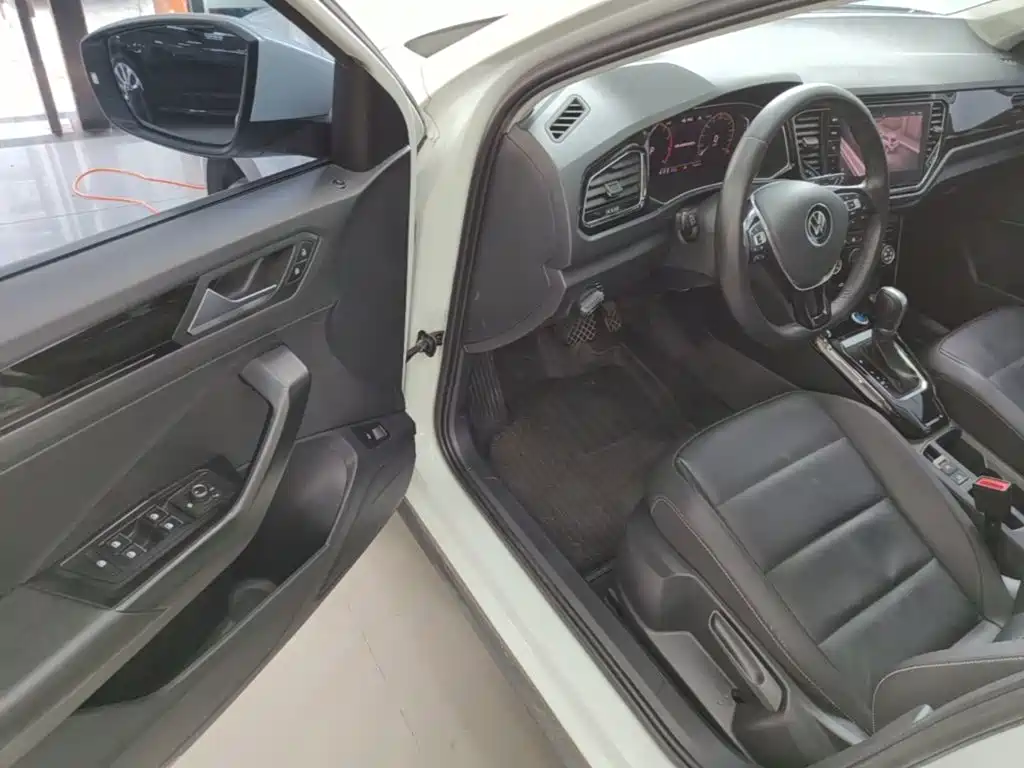 Volkswagen T-Roc — миниатюра 16