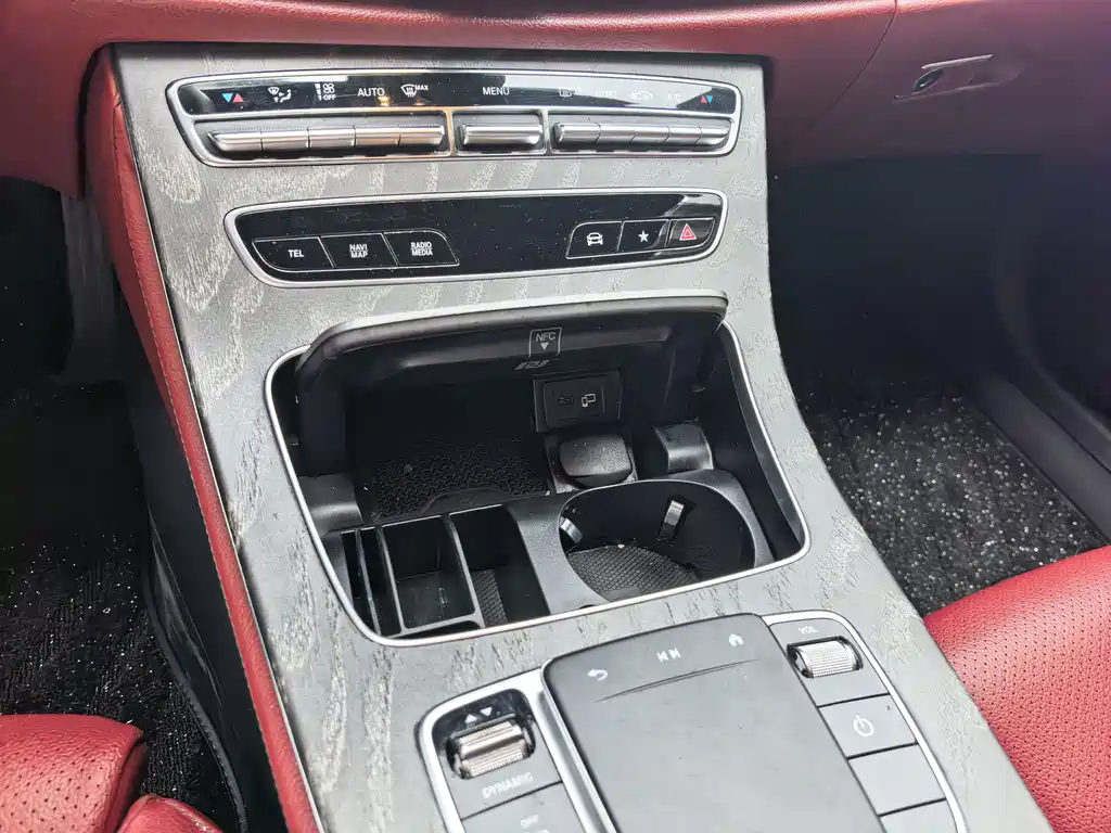 Mercedes-Benz E-Class — миниатюра 8