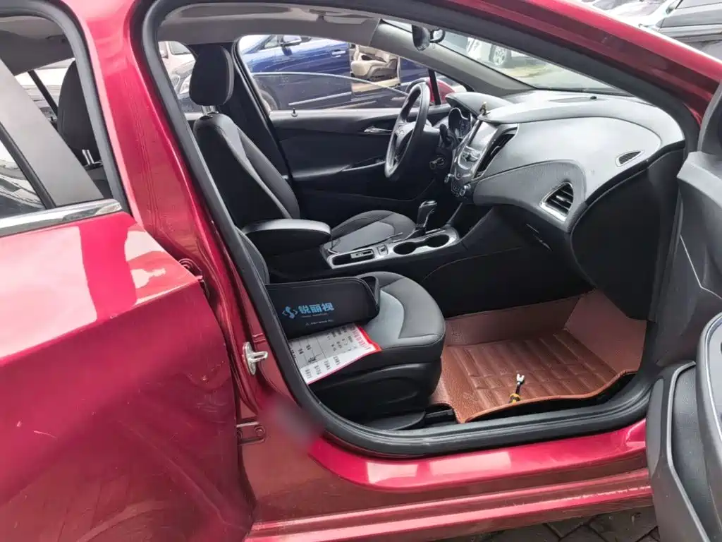 Chevrolet Cruze — миниатюра 25