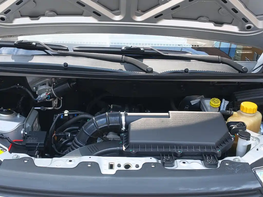 Wuling Hongguang V — миниатюра 22