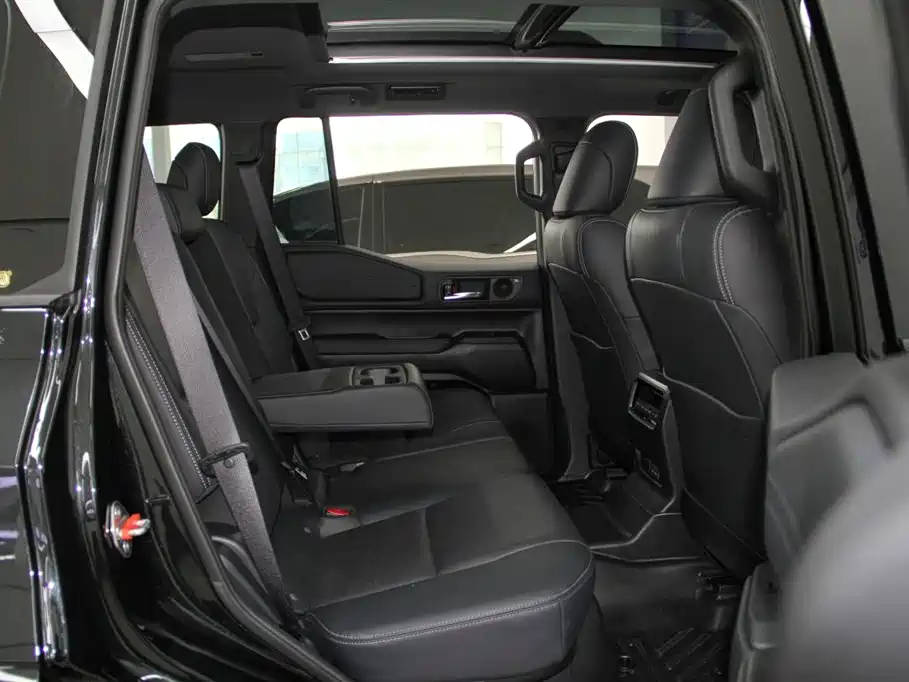 Toyota Land Cruiser Prado 2025 2.4T Flagship VX 5 мест