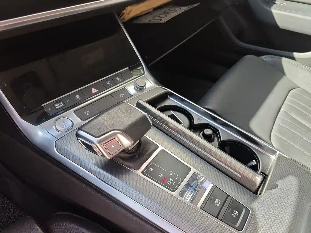 Audi A6L — миниатюра 10