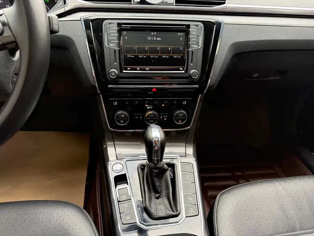 Volkswagen Passat 2017 330TSI DSG