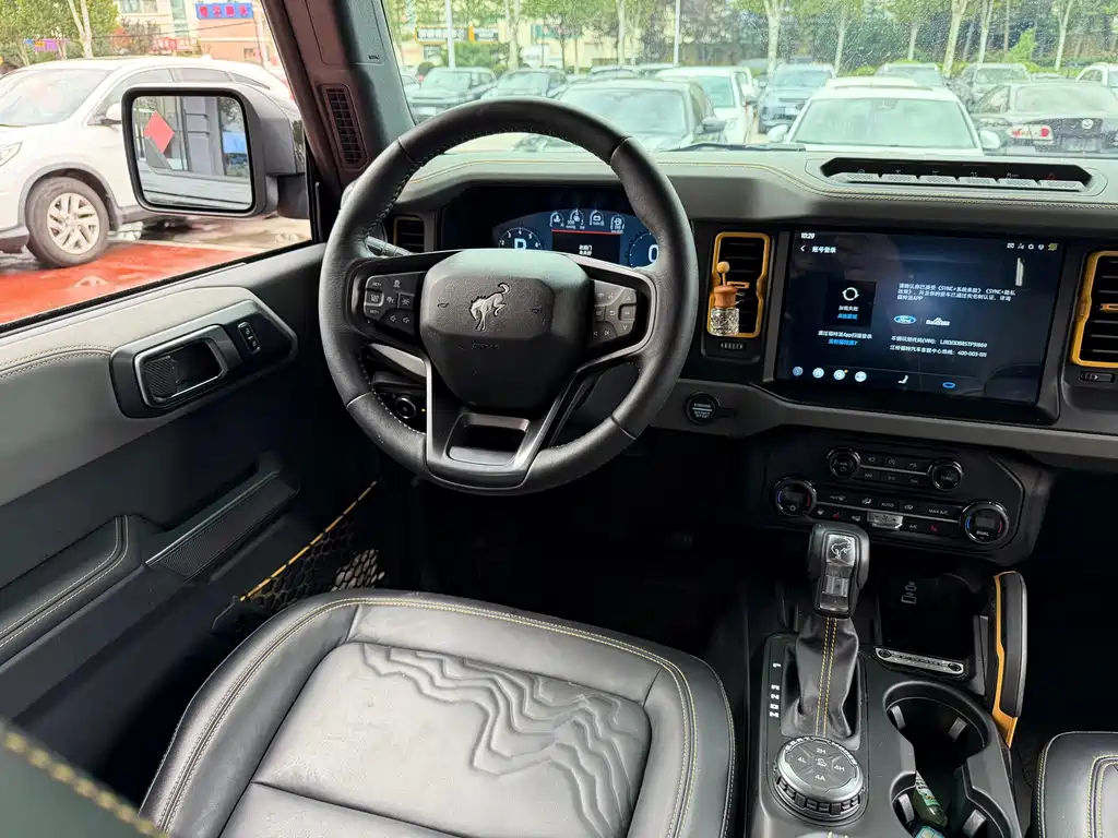 Ford Bronco — миниатюра 11