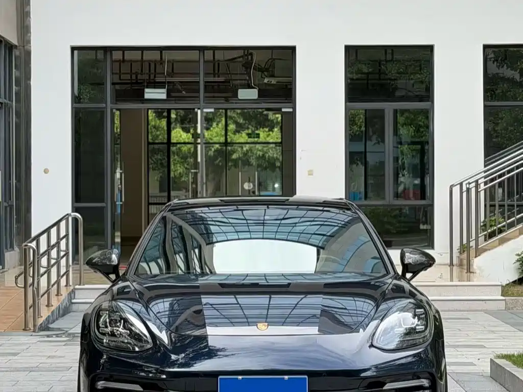 Porsche Panamera — миниатюра 2