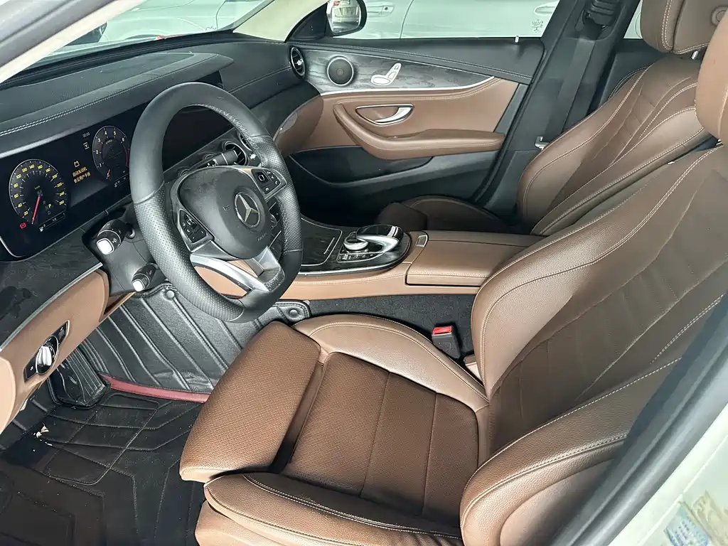 Mercedes-Benz E-Class — миниатюра 4