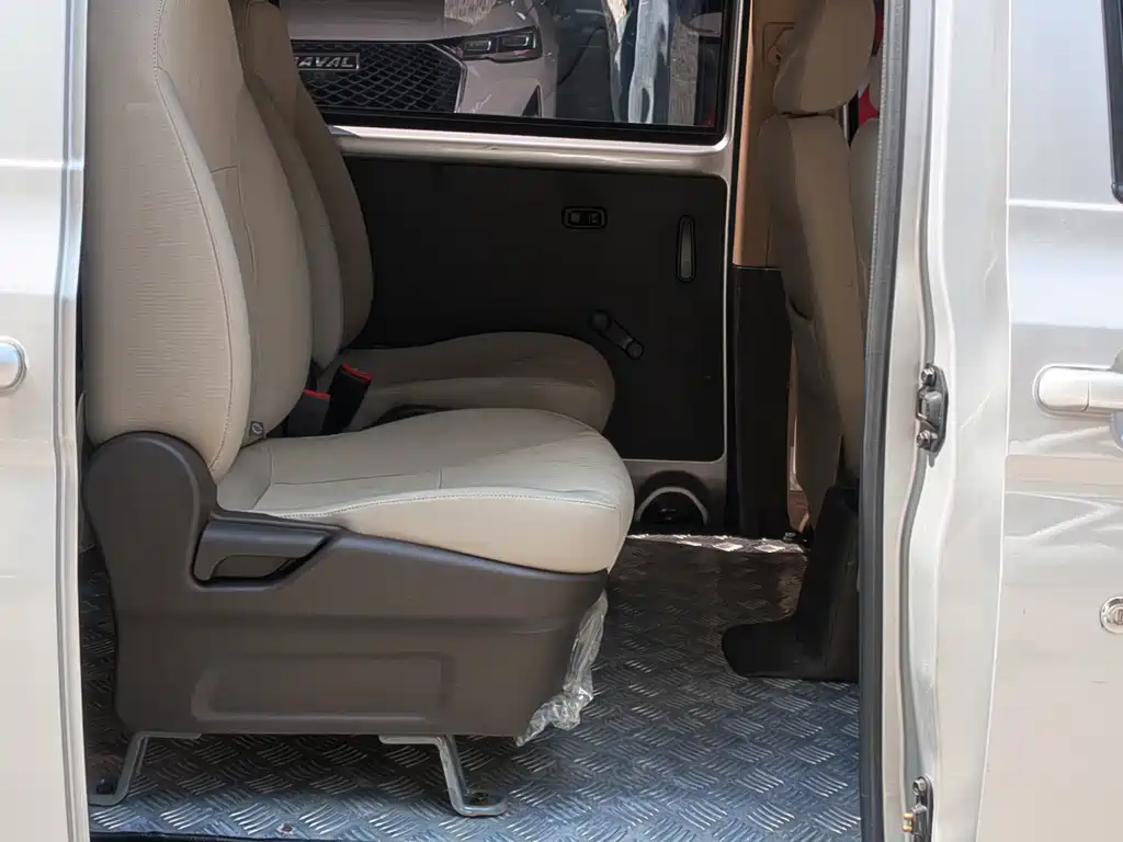 Wuling Hongguang V — миниатюра 14